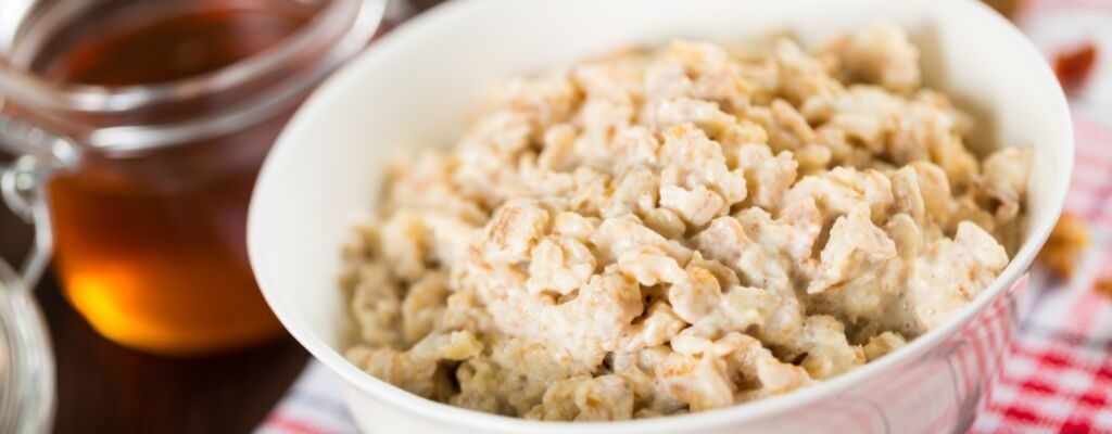 cooked oats in a bowl