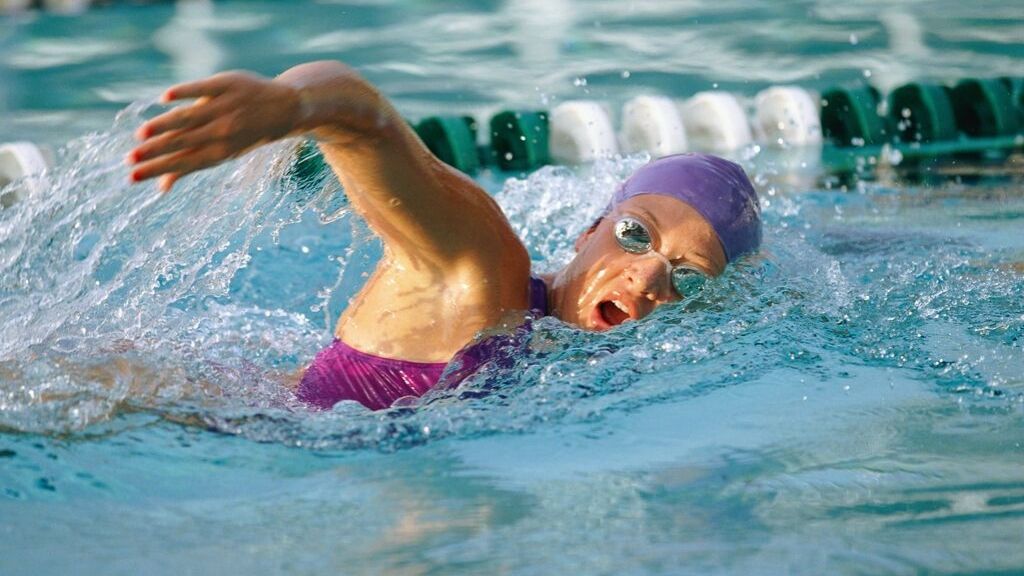 Swimming to lose belly fat in no time flat GUARANTEED